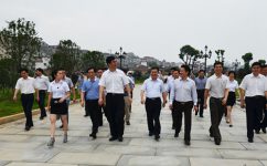 李炳军副省长视察BG大游集团